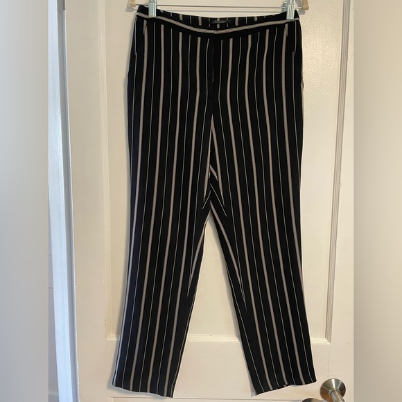T Tahari Black Pinstripe Straight-Leg Trousers size 6 - Picture 2 of 8